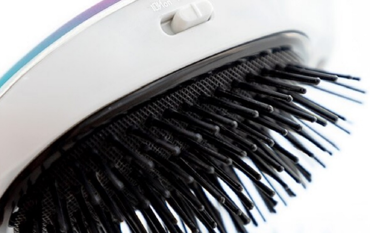 Kvalitná rozčesávacia kefa na vlasy